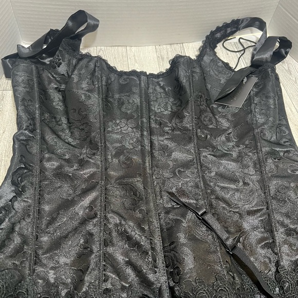 FREDERICK'S of HOLLYWOOD Dream Corset Black Satin and Lace Trim Sz 40 new - Picture 5 of 5